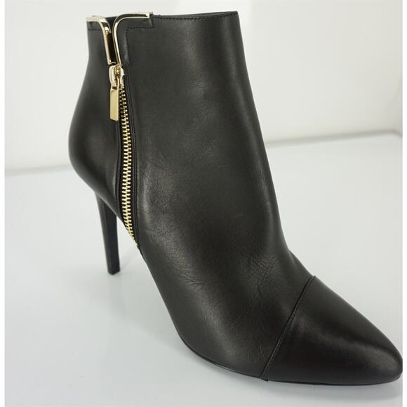 Lanvin Black Leather Pointy Toe Gold Trim High Heels Ankle Boots SZ 39 New $890 - Picture 12 of 12
